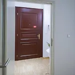 Modern Charvátova *