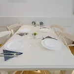 아파트 모던 차바토바