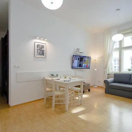Modern Charvátova Praha