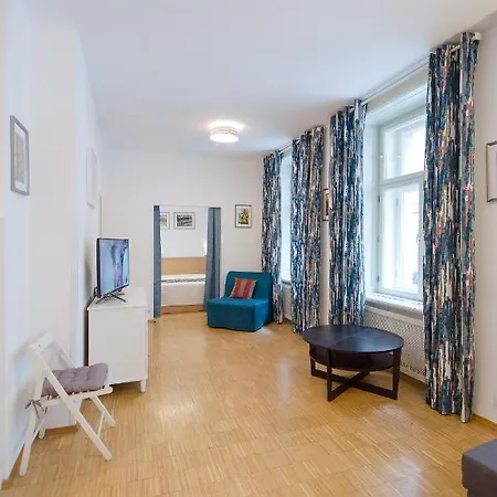 Modern Charvátova *