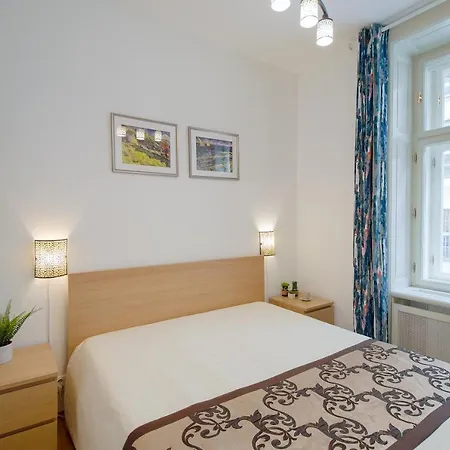 Modern Charvatova Prag