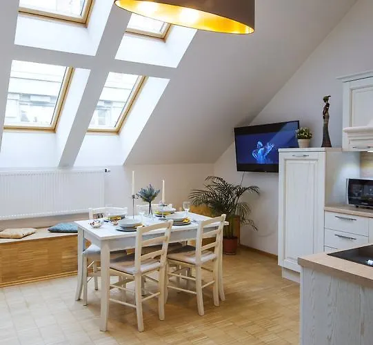 Modern Charvatova Daire Prag