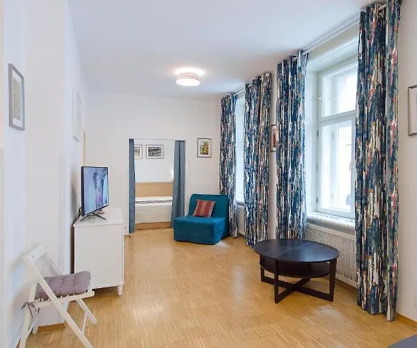 Modern Charvátova *