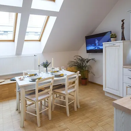 Modern Charvatova Apartman
