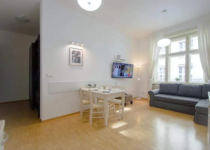 Modern Charvátova Praha